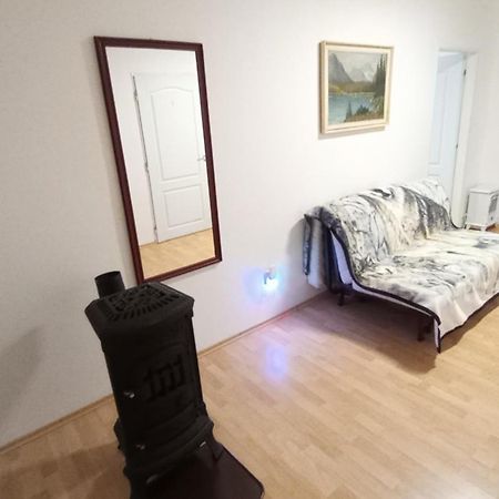 HannaH - Relax dom pod orechom - 2i rodinné štúdio so zdieľanou kuchyňou Trávnica Exterior foto