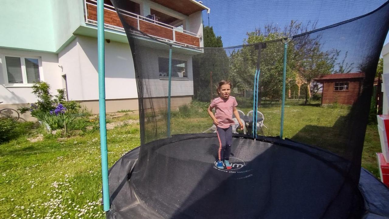 HannaH - Relax dom pod orechom - 2i rodinné štúdio so zdieľanou kuchyňou Trávnica Exterior foto